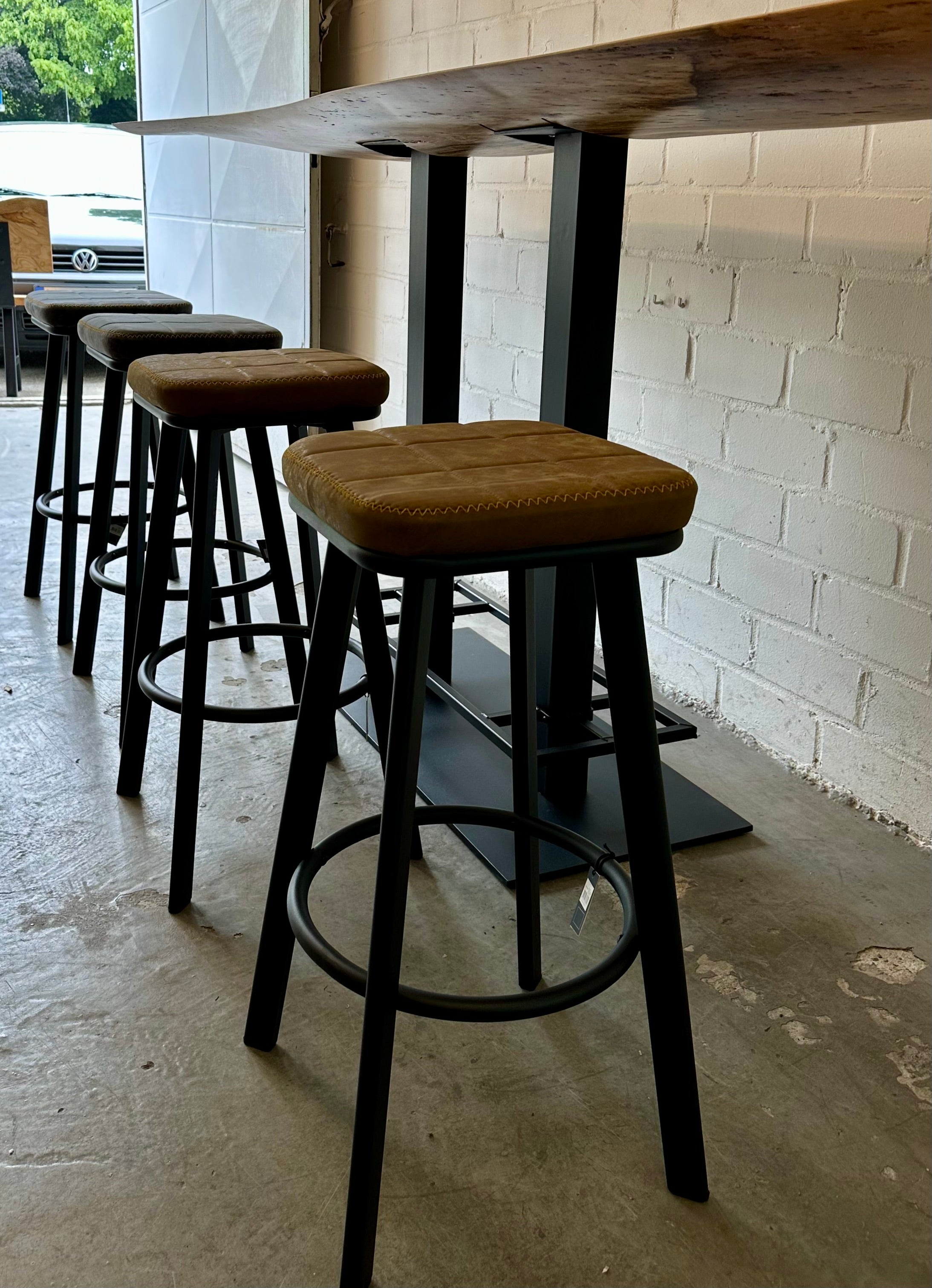 Kunstleder Sitzhocker Markham braun grün grau Gastro Hocker