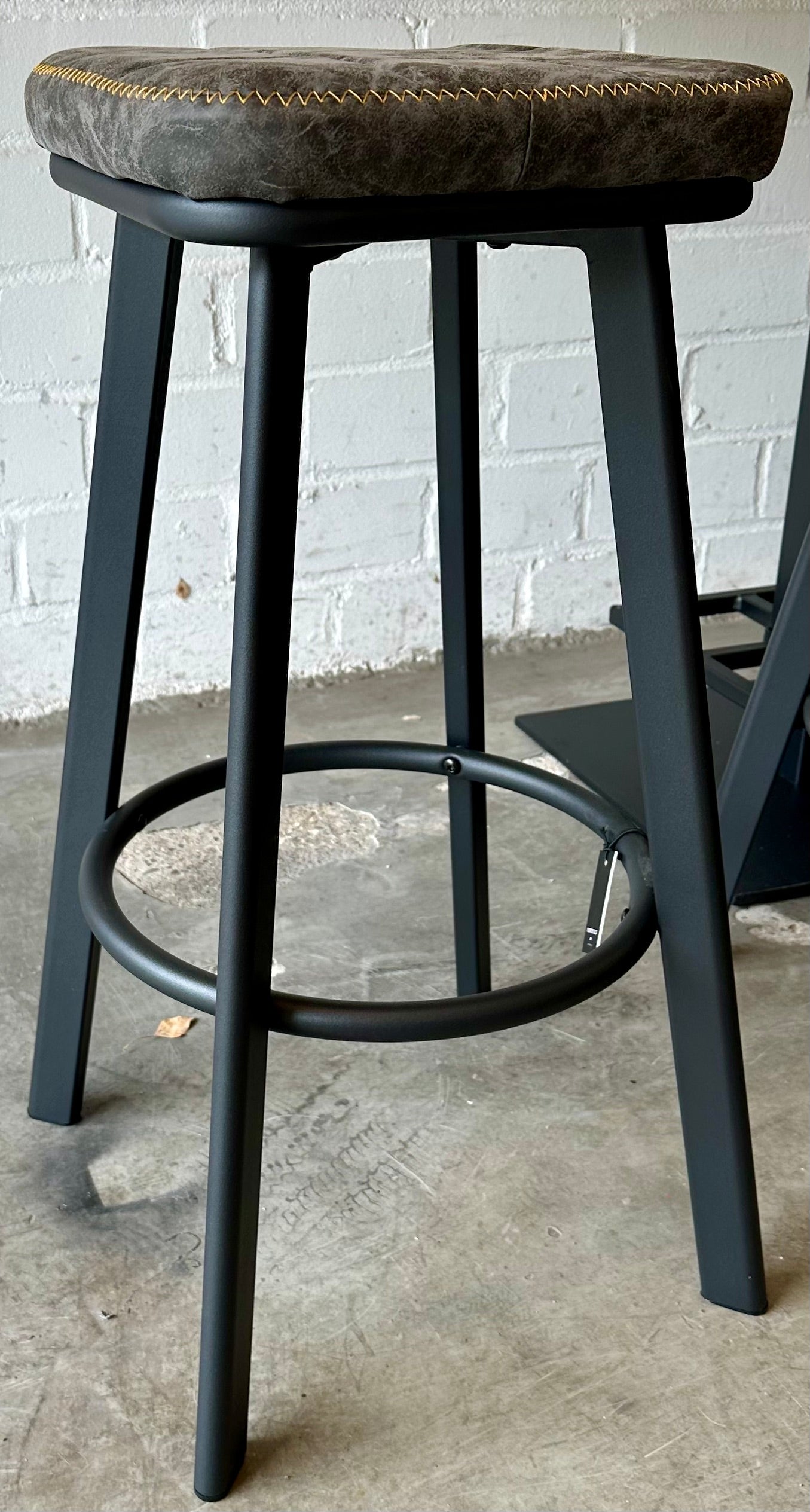 Kunstleder Sitzhocker Markham braun grün grau Gastro Hocker