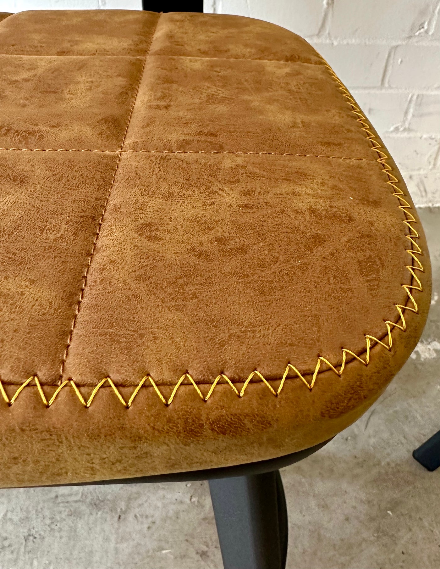 Kunstleder Sitzhocker Markham braun grün grau Gastro Hocker