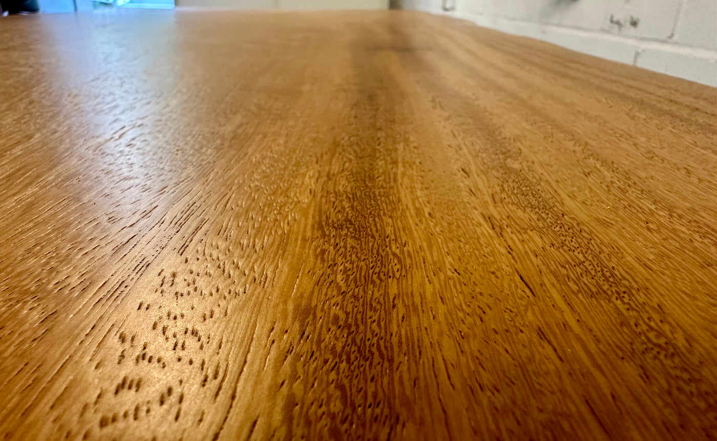 Table tronc d'arbre teck Guyana 240 et 6 cm massif avec piètement en V