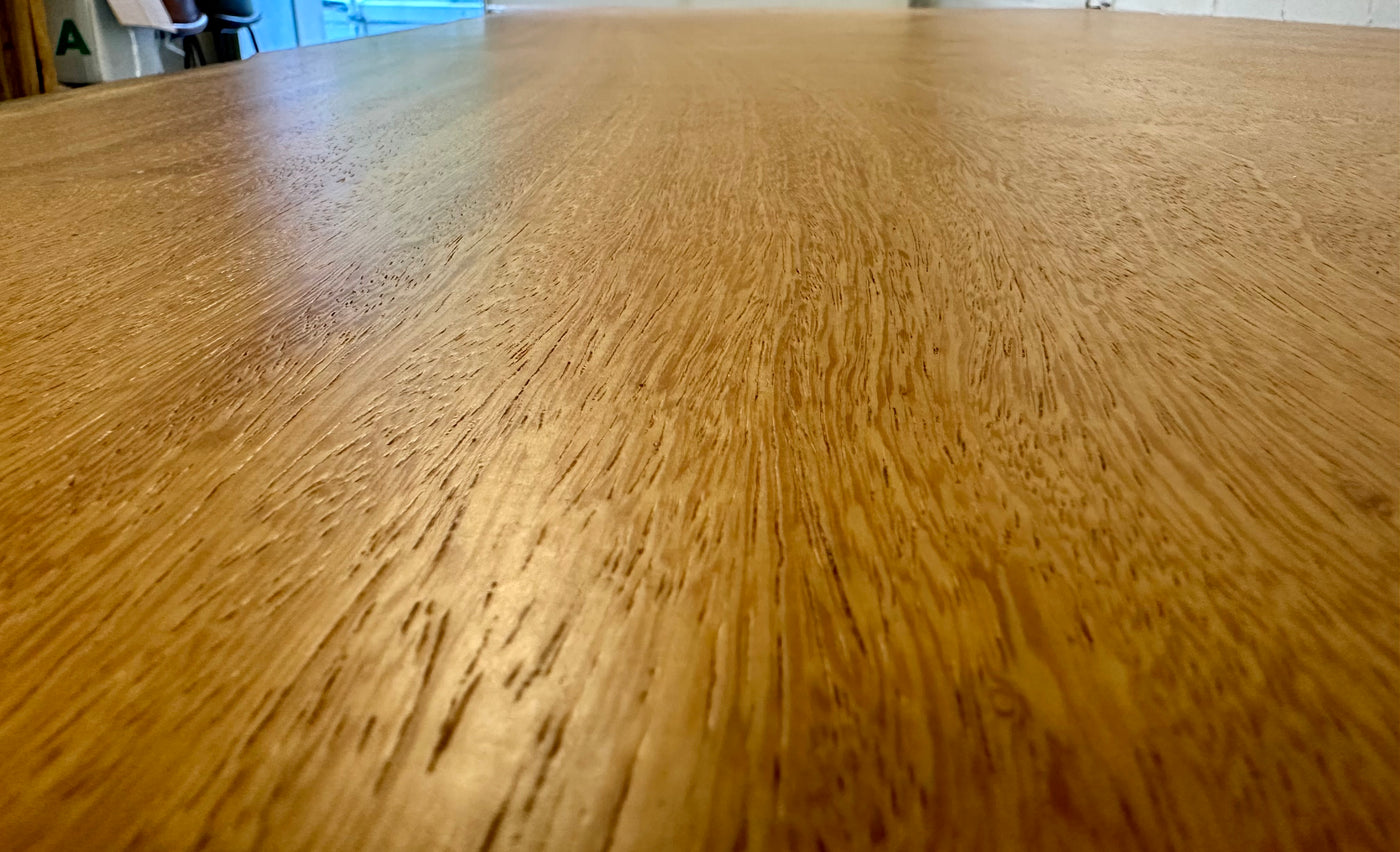 Table tronc d'arbre teck Guyana 240 et 6 cm massif avec piètement en V