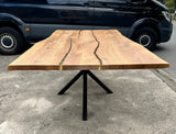 Epoxidharz Esstisch Lindlar Eiche massiv 220 cm Massivholz geölt mit Spider Metall Gestell schwarz