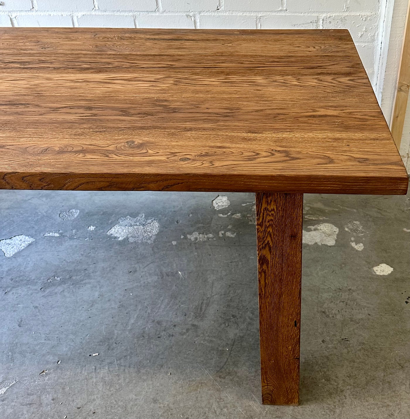 Table à manger chêne rustique 220 cm avec piètement en bois, ensemble brun-noir