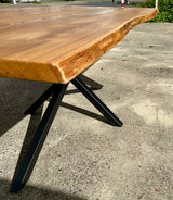 Epoxidharz Esstisch Lindlar Eiche massiv 220 cm Massivholz geölt mit Spider Metall Gestell schwarz