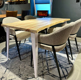 Pièce unique Table de salle à manger à bord naturel Bro en érable verni 140 cm avec pieds en set blanc