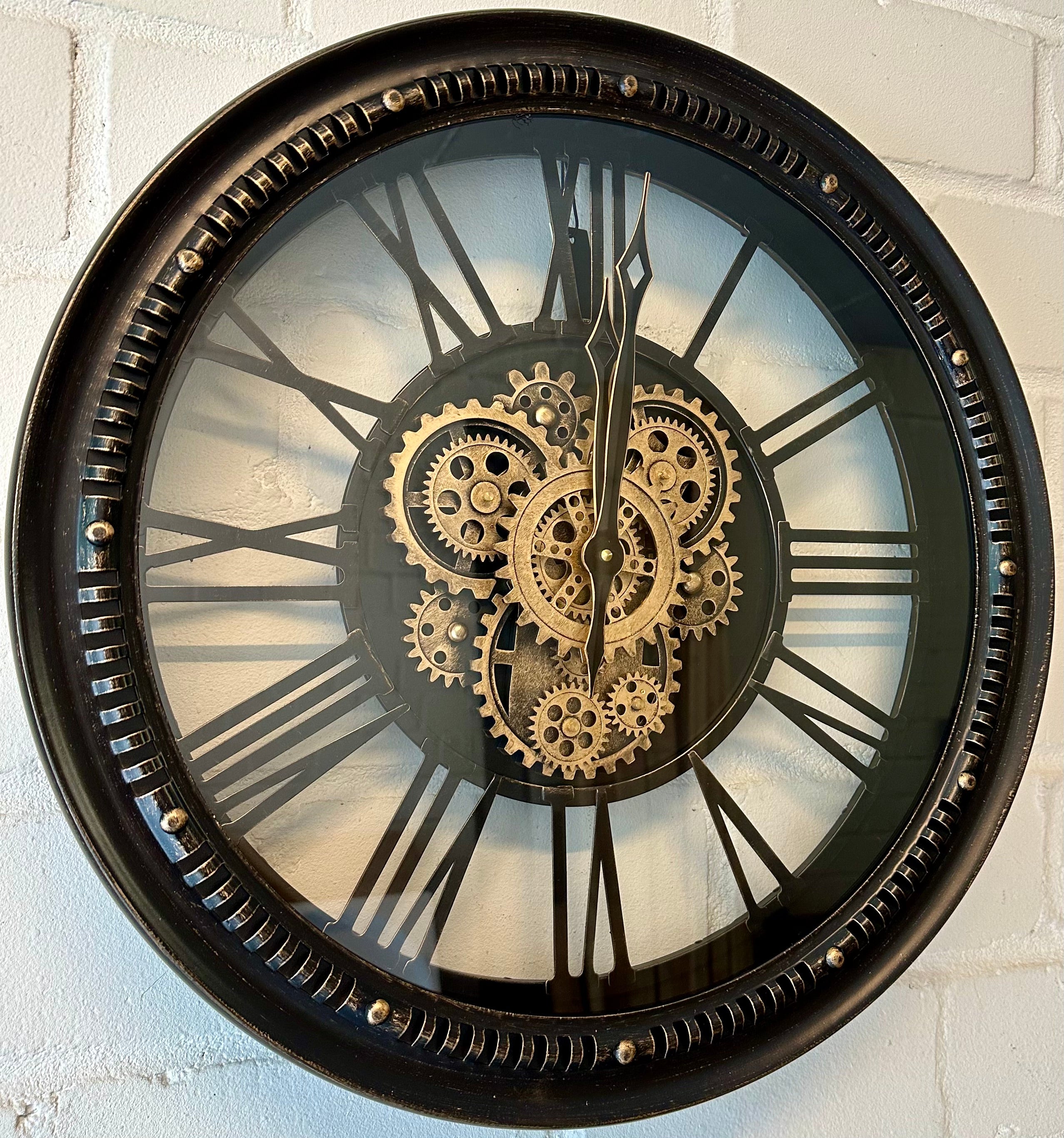 Wanduhr Chicago Zahnrad schwarz-gold Metall Zählwerk 55 cm