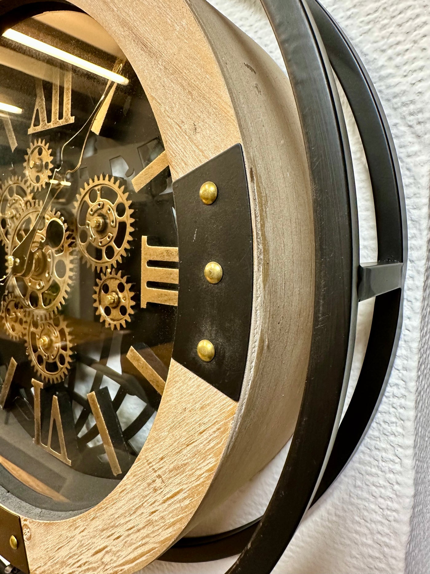 40 cm Wanduhr Kiel Mangoholz weiss geölt schwarz gold Zahnrad Wand Uhr Industrial