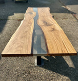 Epoxy Baumstamm Rivertable Esstisch Eiche 300 und 4 cm massiv mit Spider Gestell