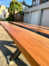 Rivertable Epoxidharz Esstisch Kernbuche 240 cm massiv mit Metall Spider Gestell