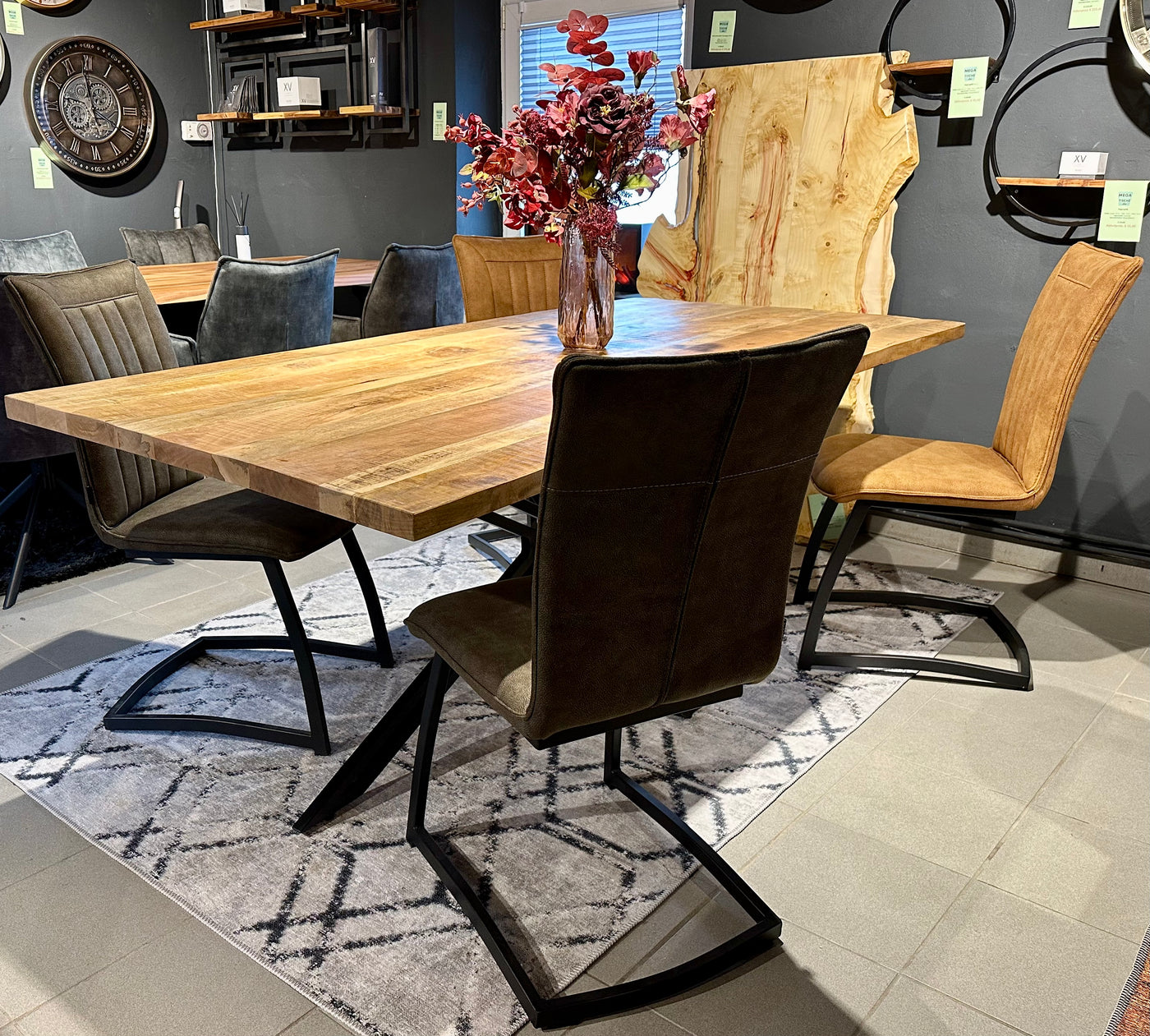 4 cm Esstisch Java Mango 160 bis 240 Holz mit filigranem Matrix Gestell schwarz massiv 5 Größen