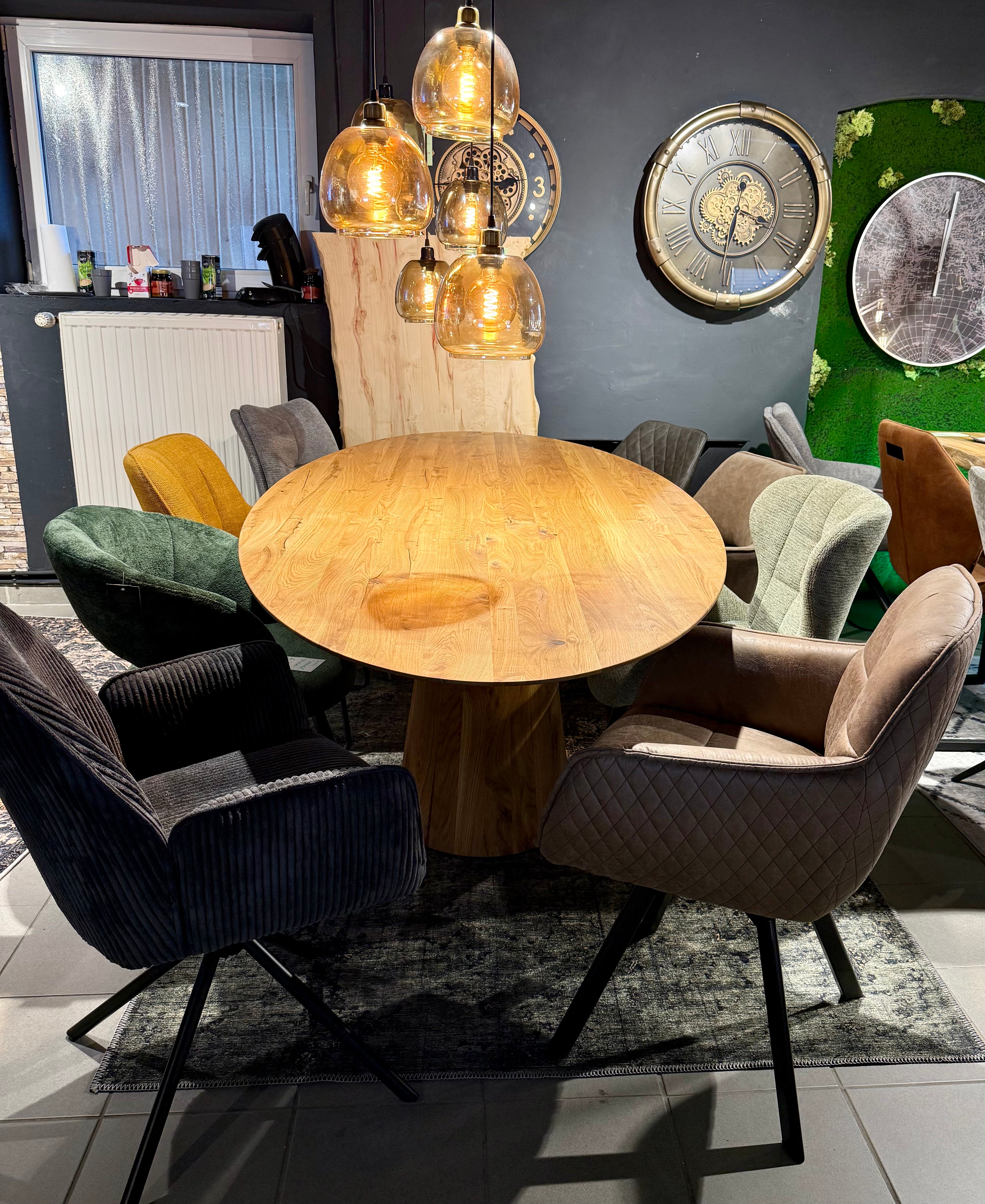Esstisch Eiche Oval mit verjüngter Kante massiv 200 bis 300 cm geölt mit Holzgestell