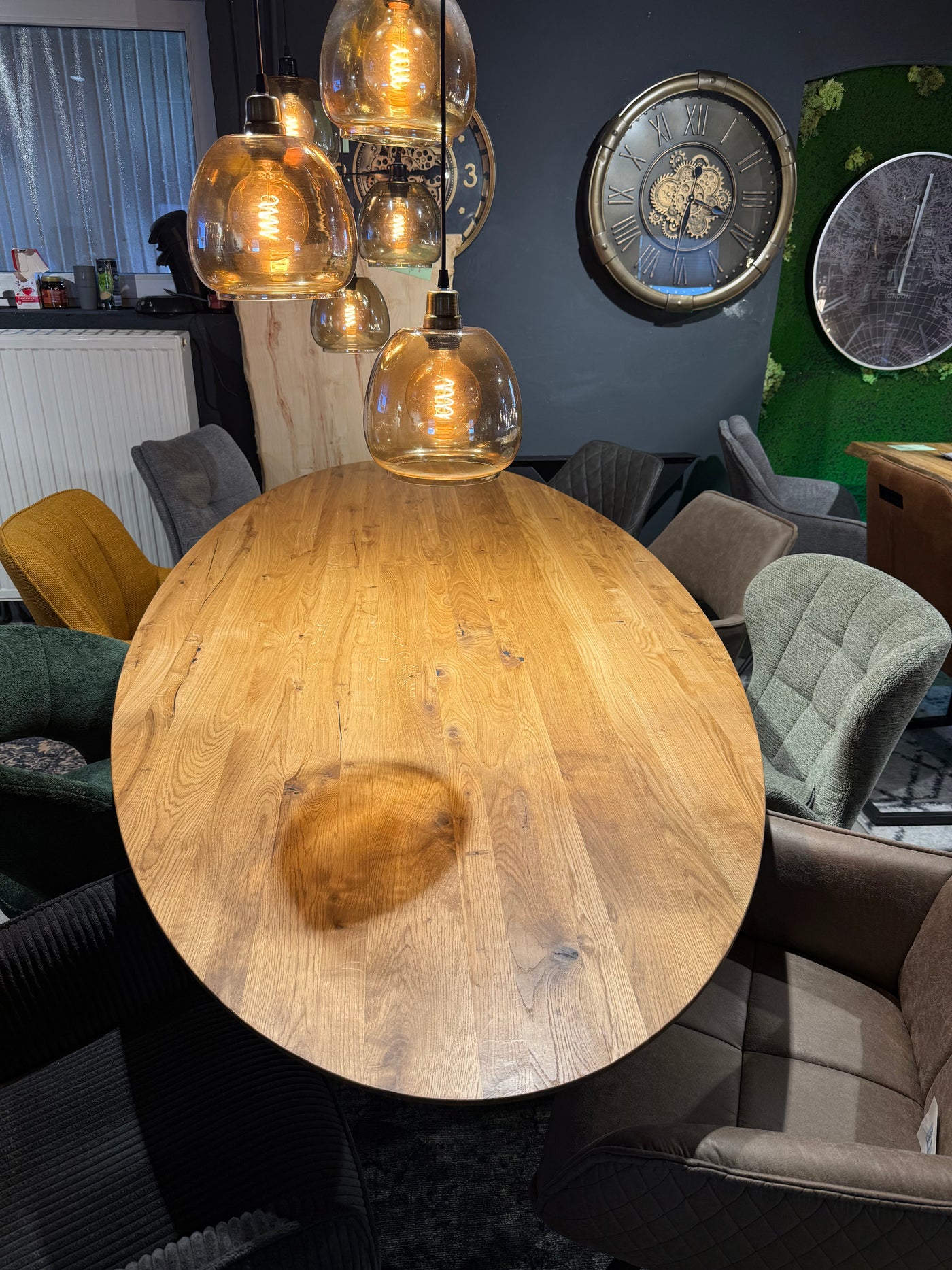 Esstisch Eiche Oval mit Schweizer Kante massiv 200 bis 300 cm geölt mit Holzgestell