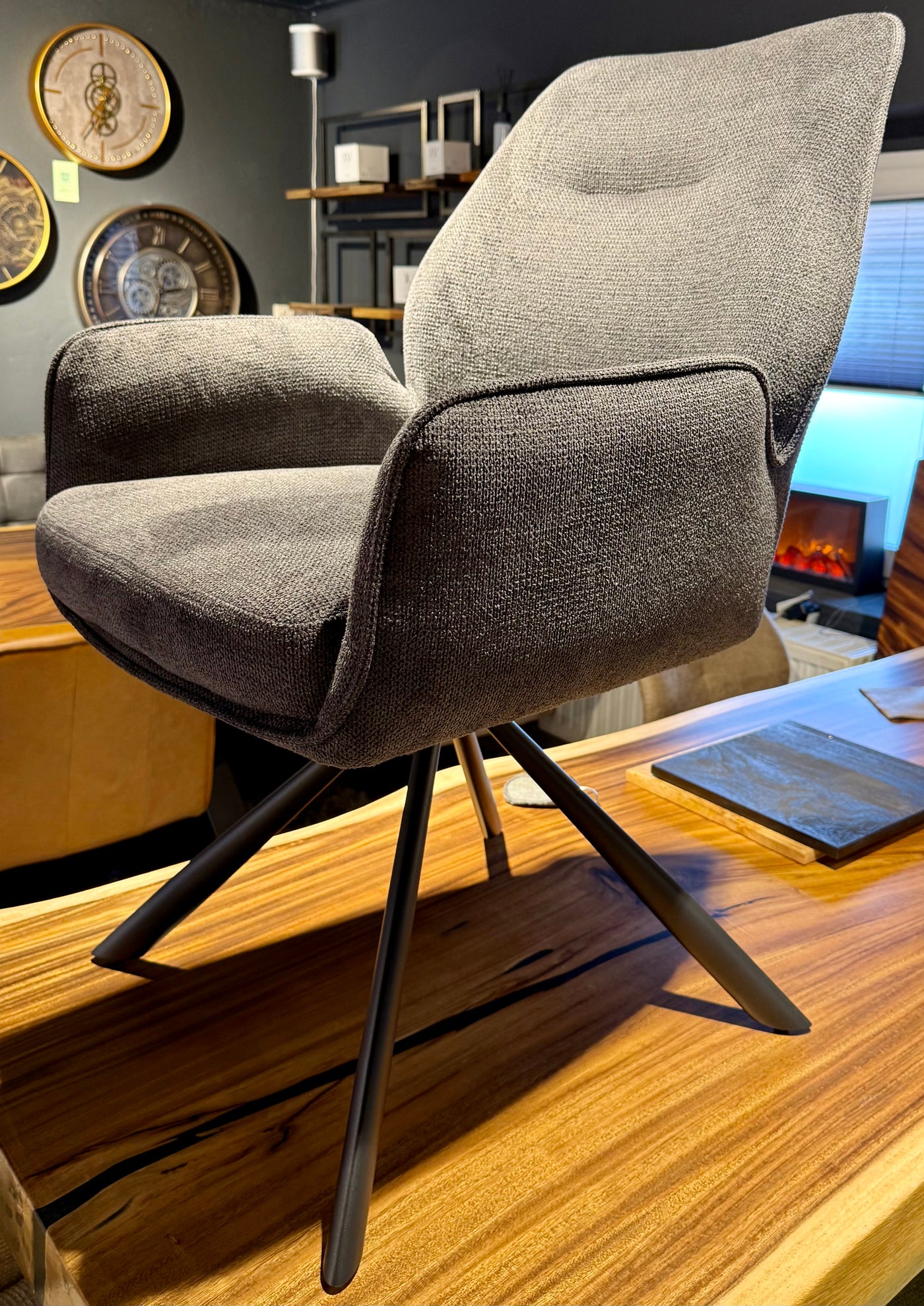 Drehbarer Mikrostoff Stuhl Toronto Armlehnen in 3 Farben