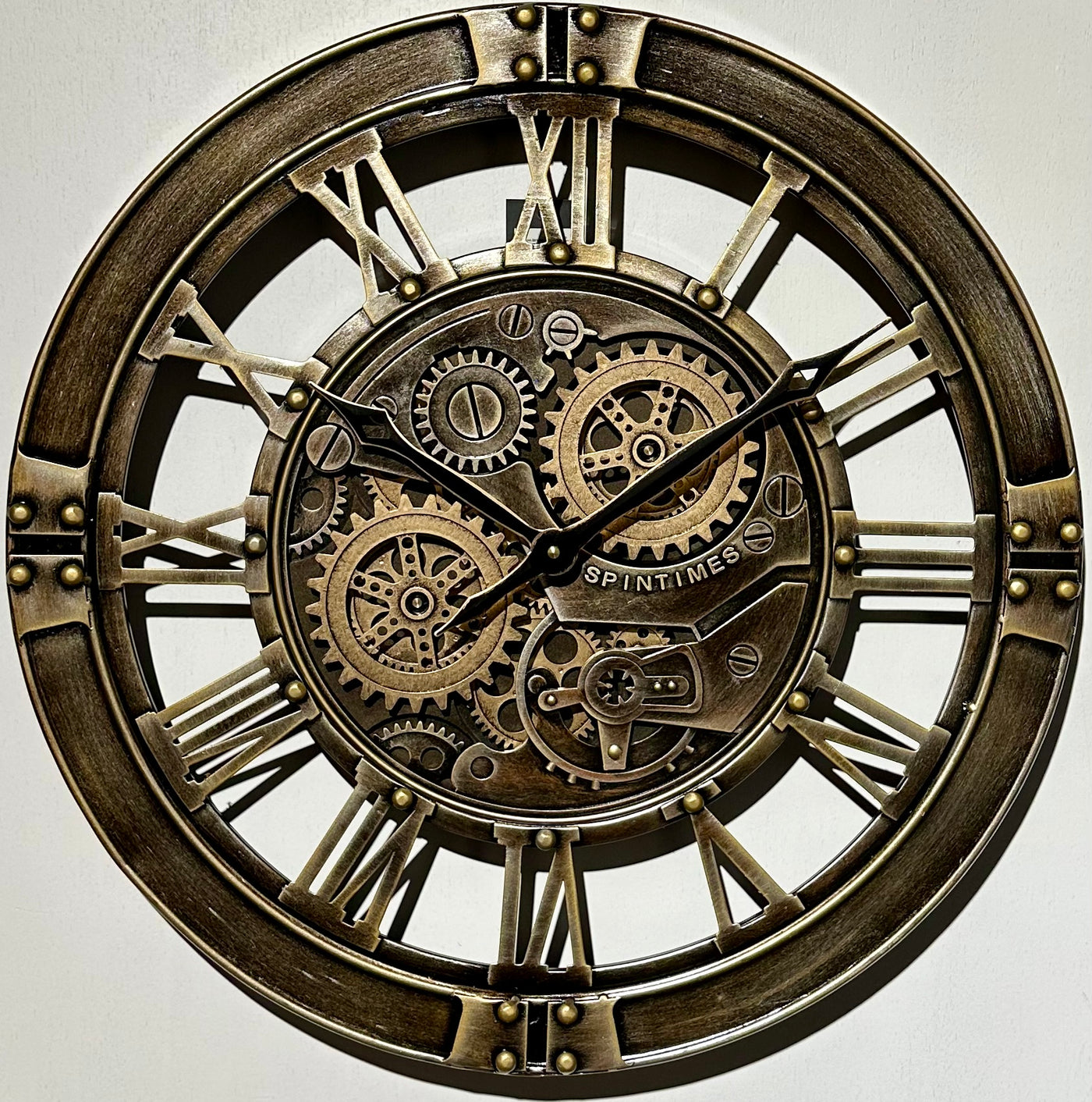 55 cm Spintimes Wanduhr braun bronze Vintage Industrial Metall Zahnrad