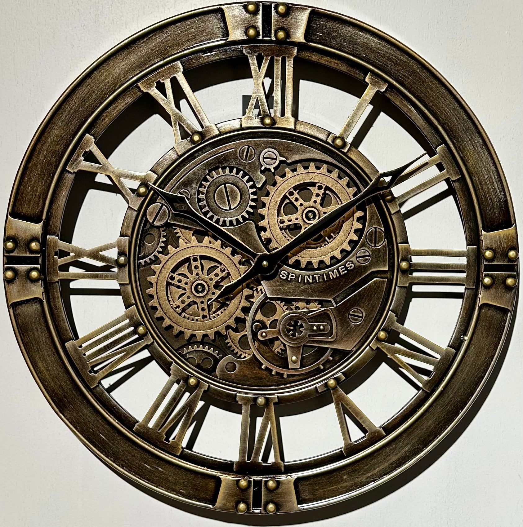 55 cm Spintimes Wanduhr braun bronze Vintage Industrial Metall Zahnrad