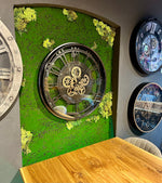 Lade das Bild in den Galerie-Viewer, 70 cm XL Wanduhr Berlin Zahnräder Animation schwarz
