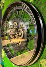 Lade das Bild in den Galerie-Viewer, 70 cm XL Wanduhr Berlin Zahnräder Animation schwarz
