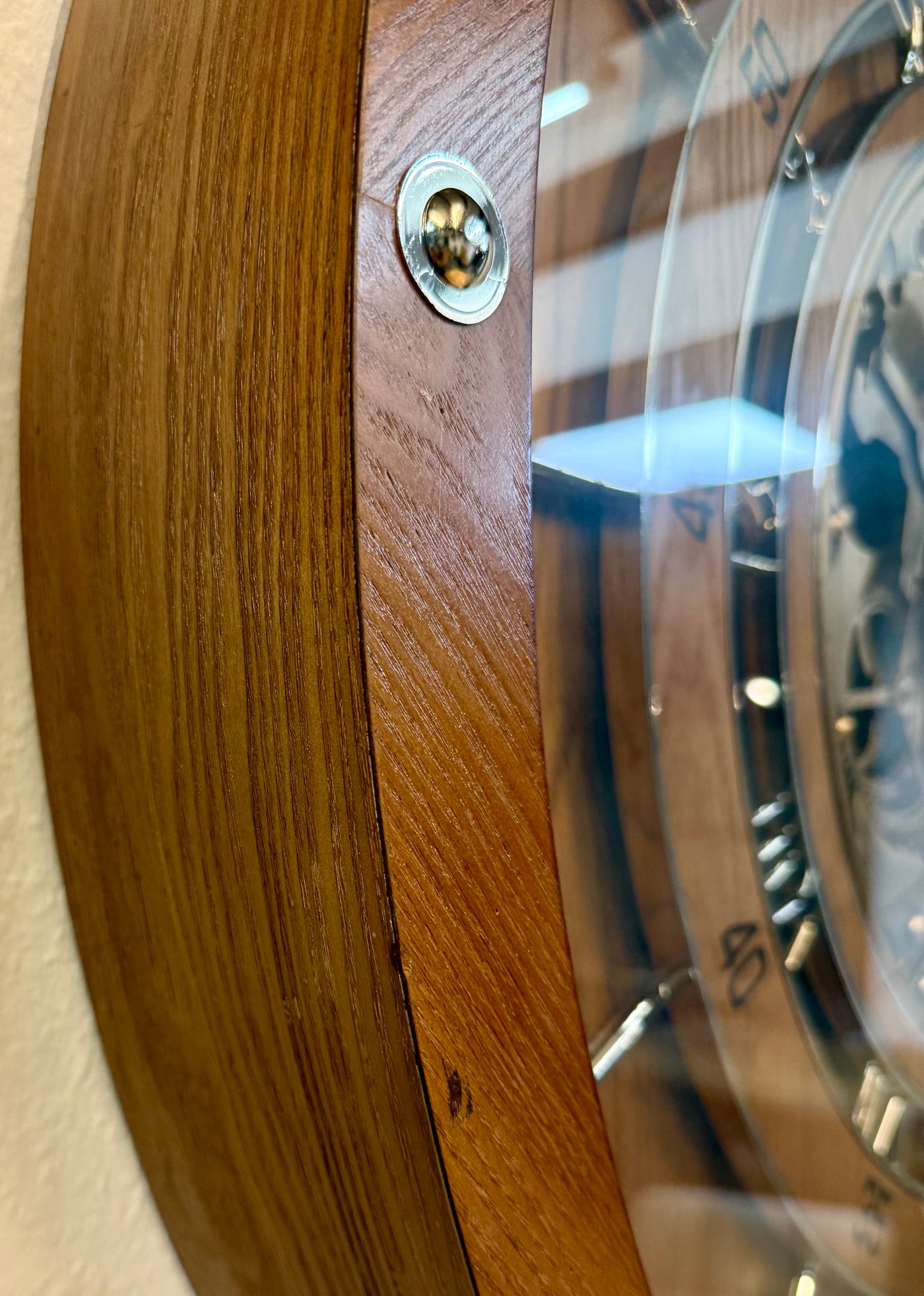80 cm Zahnrad Wanduhr Bodensee aus Holz dunkelbraun animiert