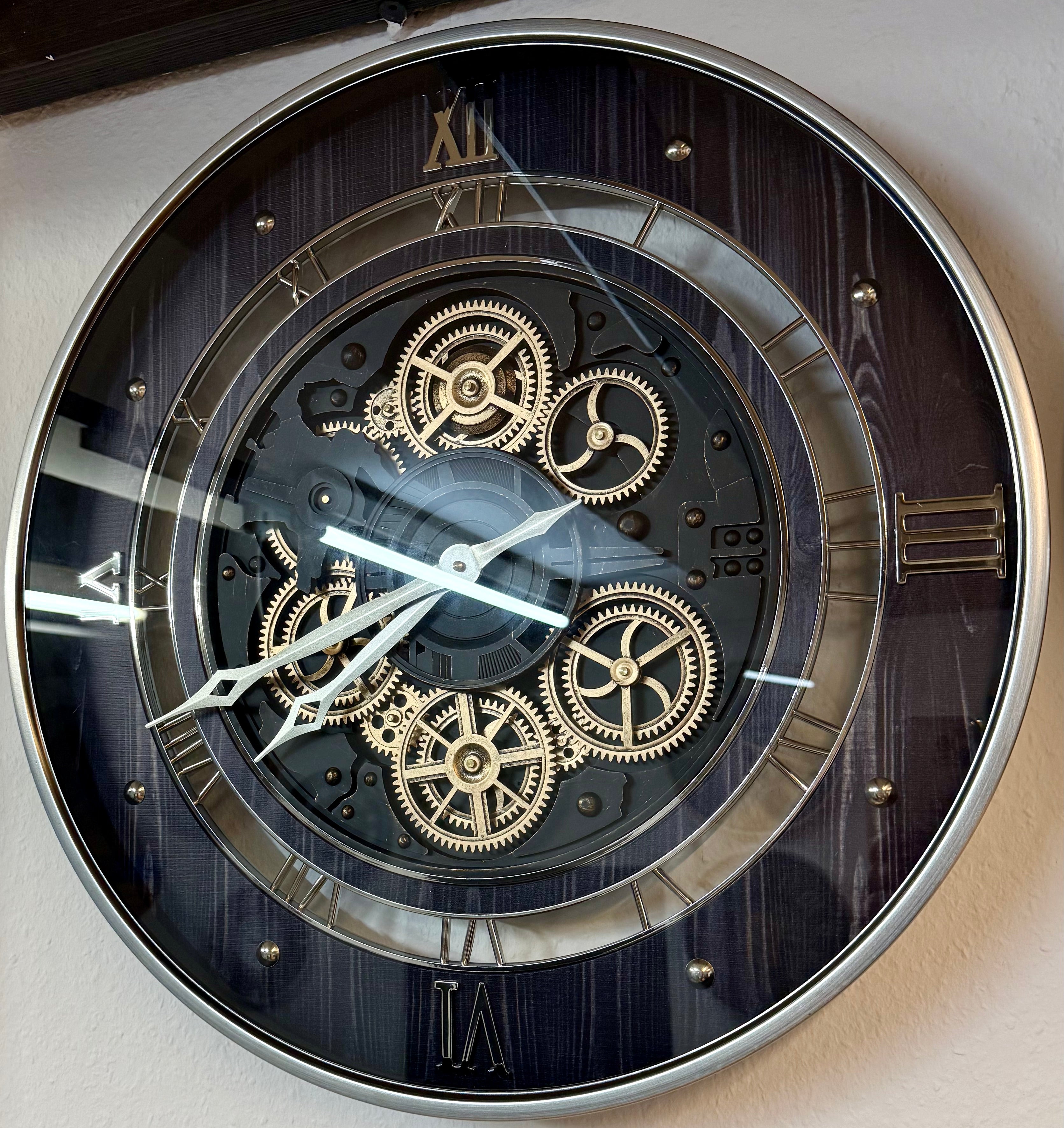 60 cm Zahnrad Wanduhr Düsseldorf schwarz anthrazit animiert Chrom giold