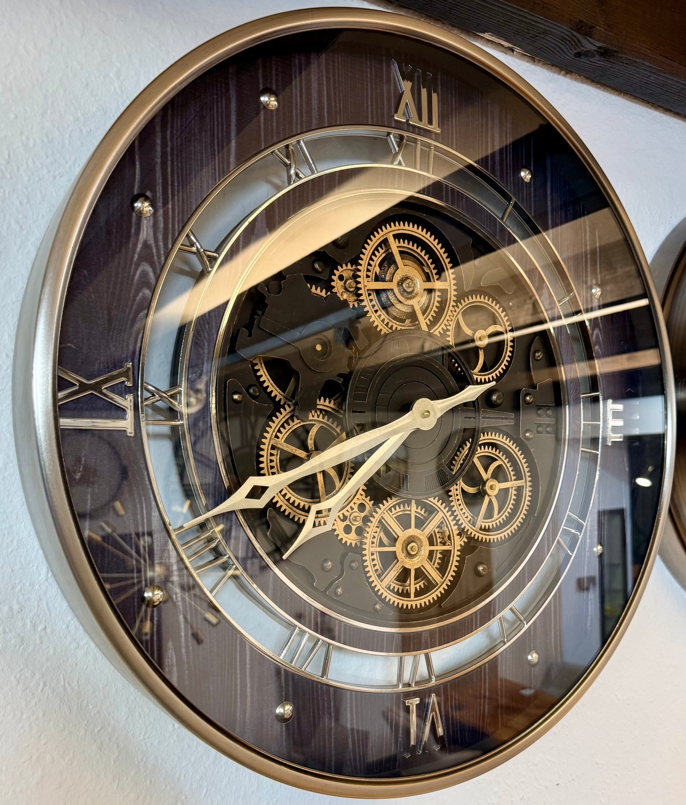 60 cm Zahnrad Wanduhr Düsseldorf schwarz anthrazit animiert Chrom giold