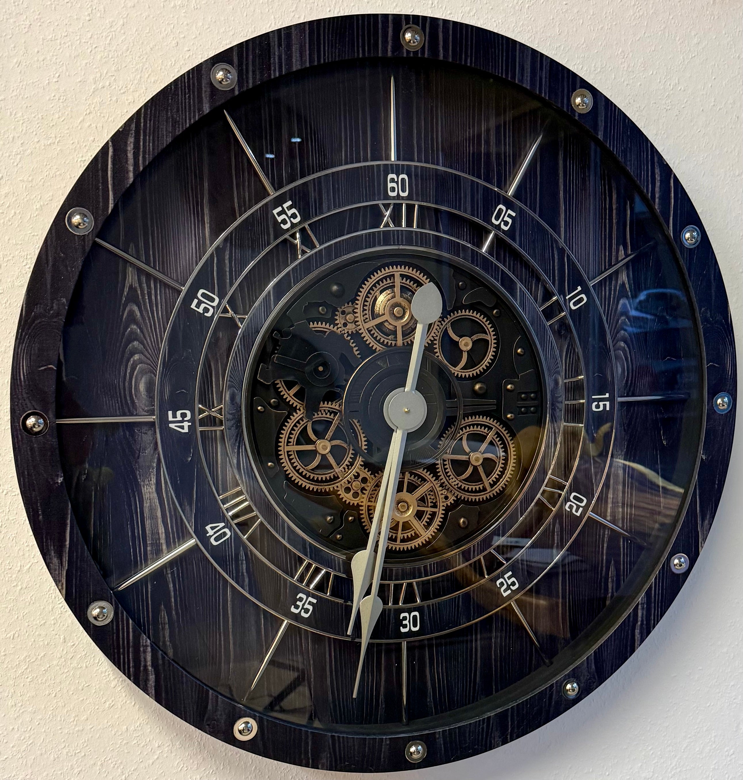 Zahnrad Wanduhr Hannover 80 cm schwarz anthrazit animiert
