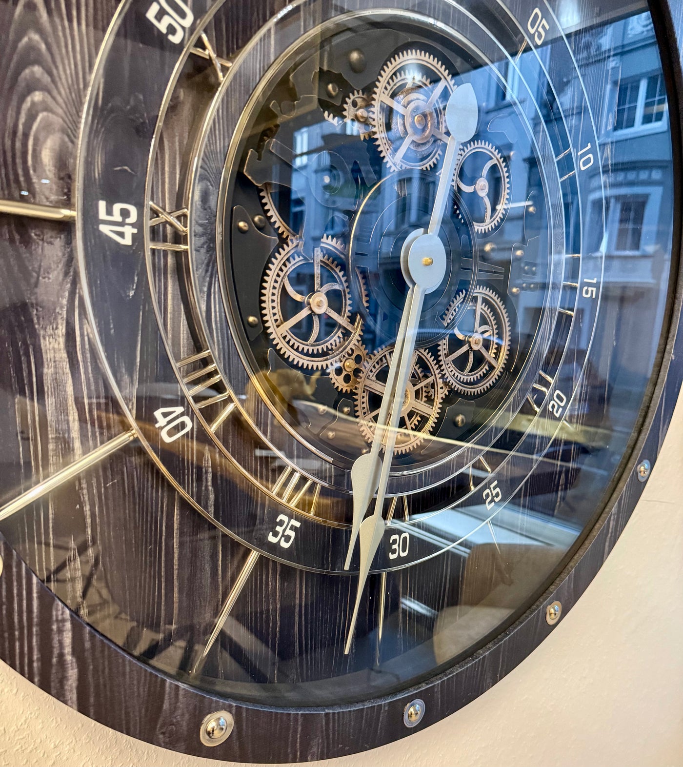 Zahnrad Wanduhr Hannover 80 cm schwarz anthrazit animiert