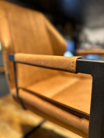 Lade das Bild in den Galerie-Viewer, Freischwinger Armlehnenstuhl Verny Mikroleder in 3 Farben Cognac Grün Anthrazit
