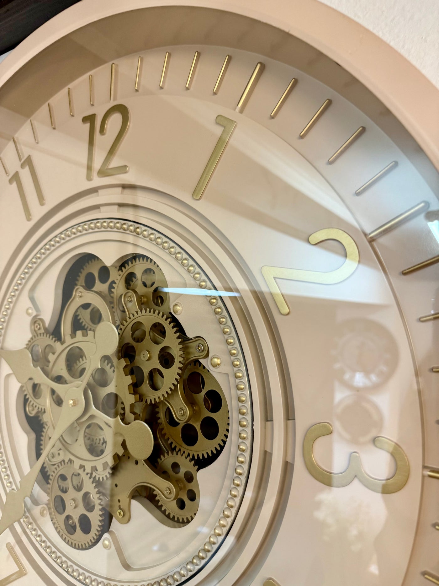66 cm Wohnzimmer Wanduhr Flensburg mit Zahnrädern sand beige Küche