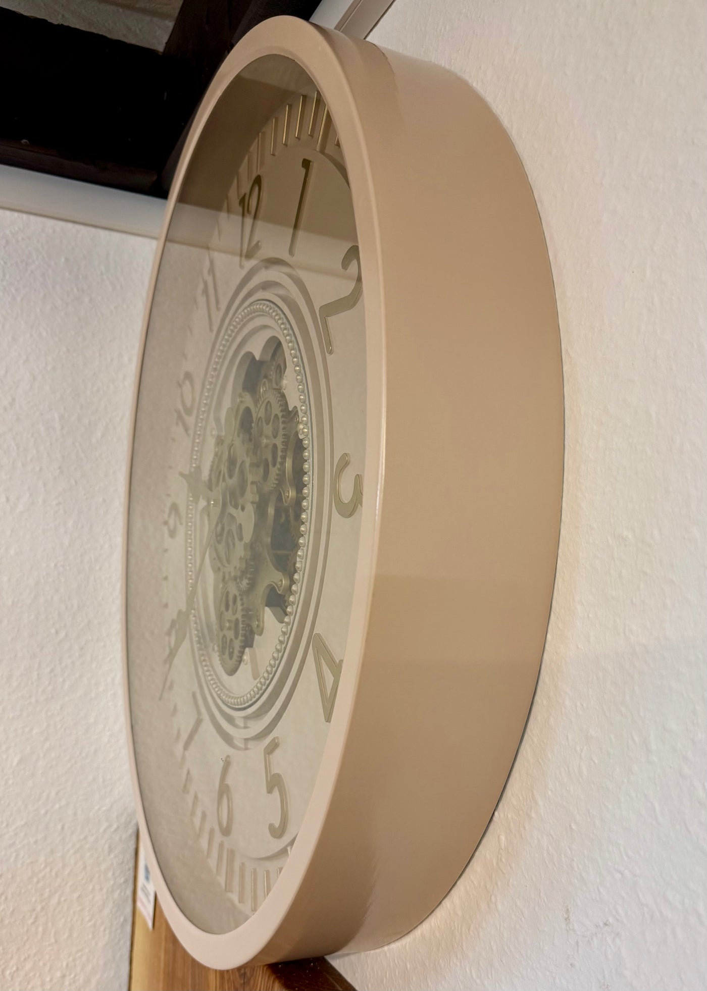 66 cm Wohnzimmer Wanduhr Flensburg mit Zahnrädern sand beige Küche