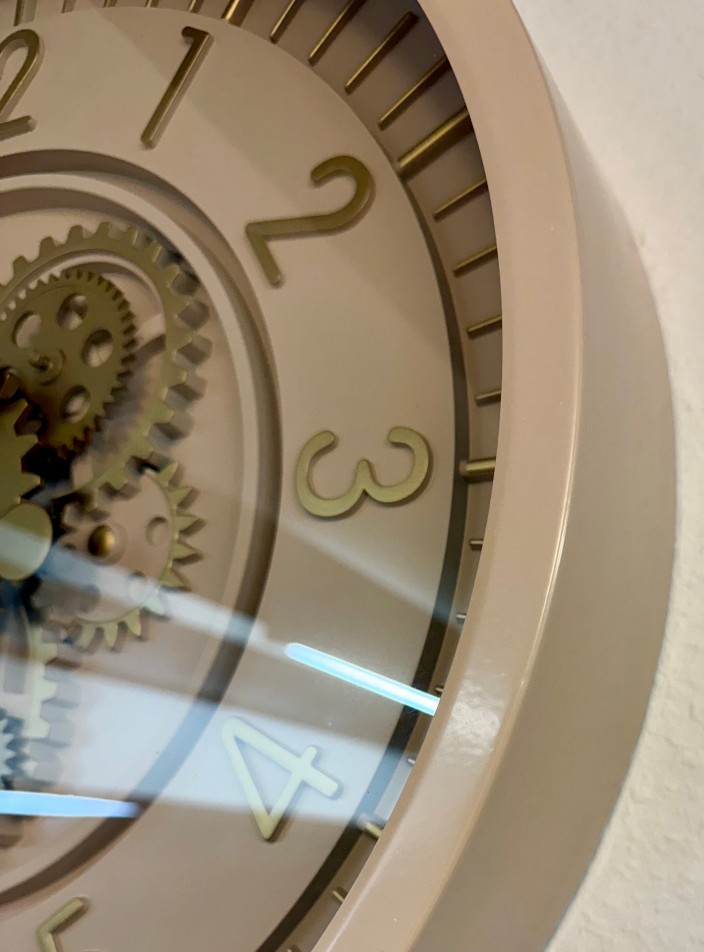 46 cm Wohnzimmer Wanduhr Flensburg mit Zahnrädern sand beige Küche