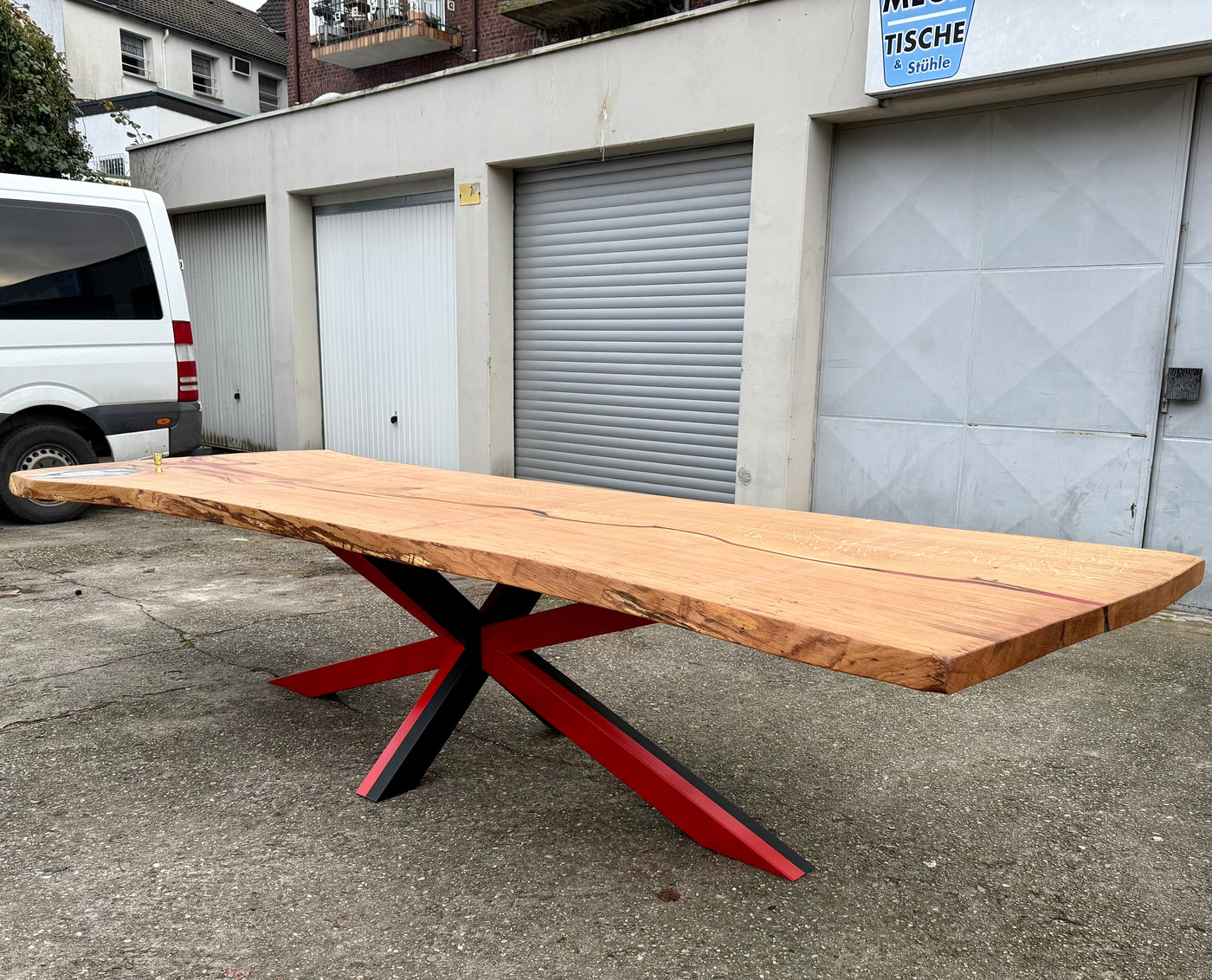 370 cm Meisterschale Baumstamm Esstisch/ Konferenztisch Fußball Bayer 04 Leverkusen mit Epoxid & Spider Gestell schwarz rot