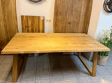 Esstisch Olpe Eiche massiv 180 bis 300 cm in 4,5 cm Dicke Holz geölt mit Holzgestell Trapez 8 Größen