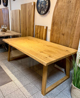 Esstisch Olpe Eiche massiv 180 bis 300 cm in 4,5 cm Dicke Holz geölt mit Holzgestell Trapez 8 Größen