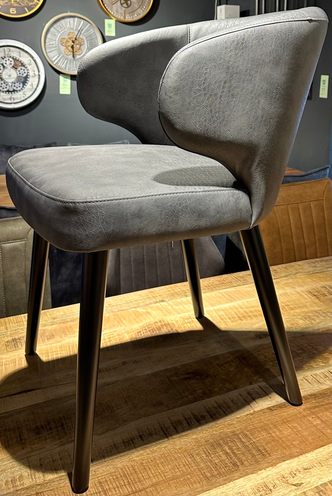 Chaise en similicuir Fiori 2 couleurs Sable Anthracite