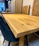 Esstisch Olpe Eiche massiv 180 bis 300 cm in 4,5 cm Dicke Holz geölt mit Holzgestell Trapez 8 Größen
