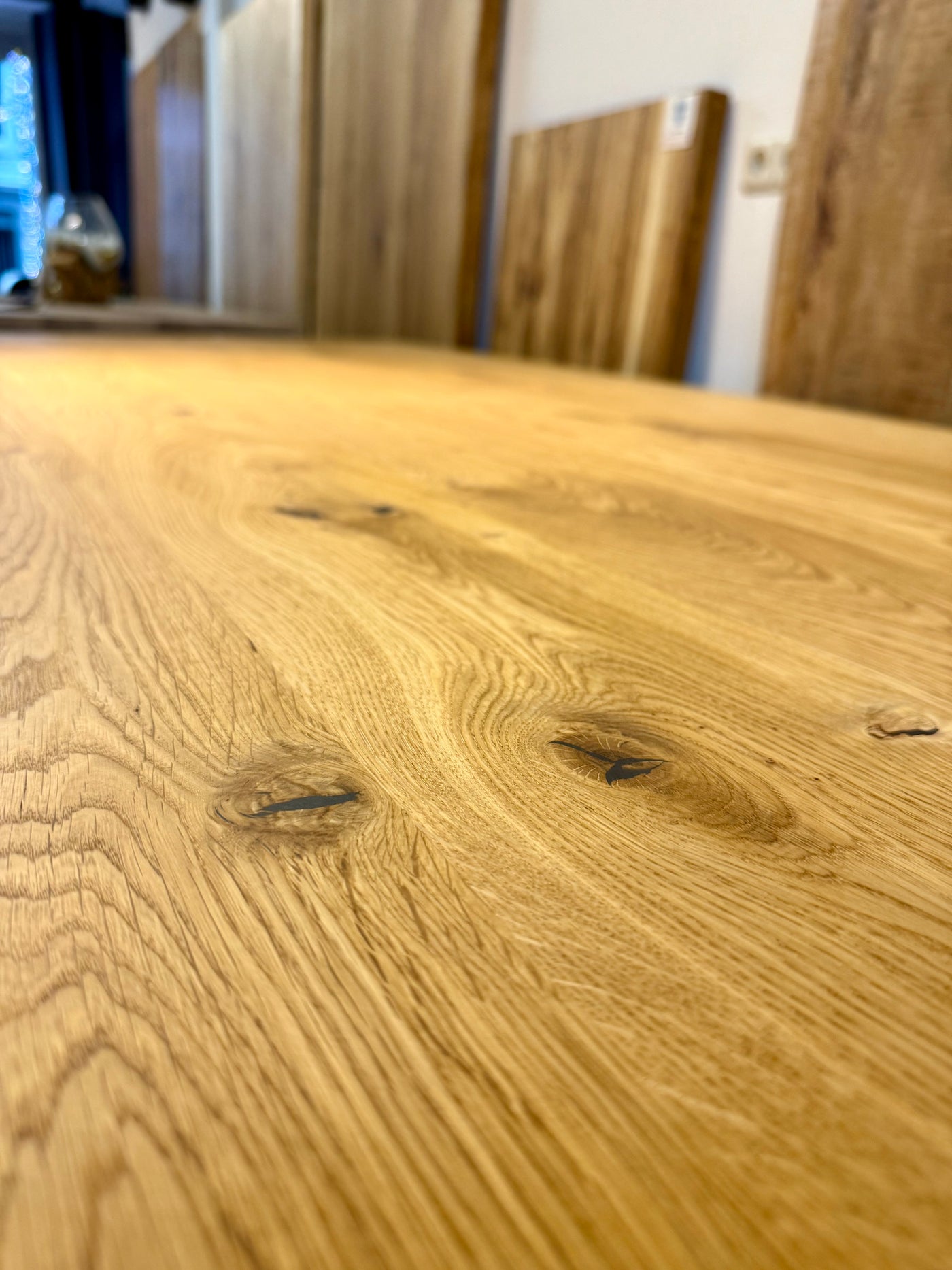 Esstisch Olpe Eiche massiv 180 bis 300 cm in 4,5 cm Dicke Holz geölt mit Holzgestell Trapez 8 Größen