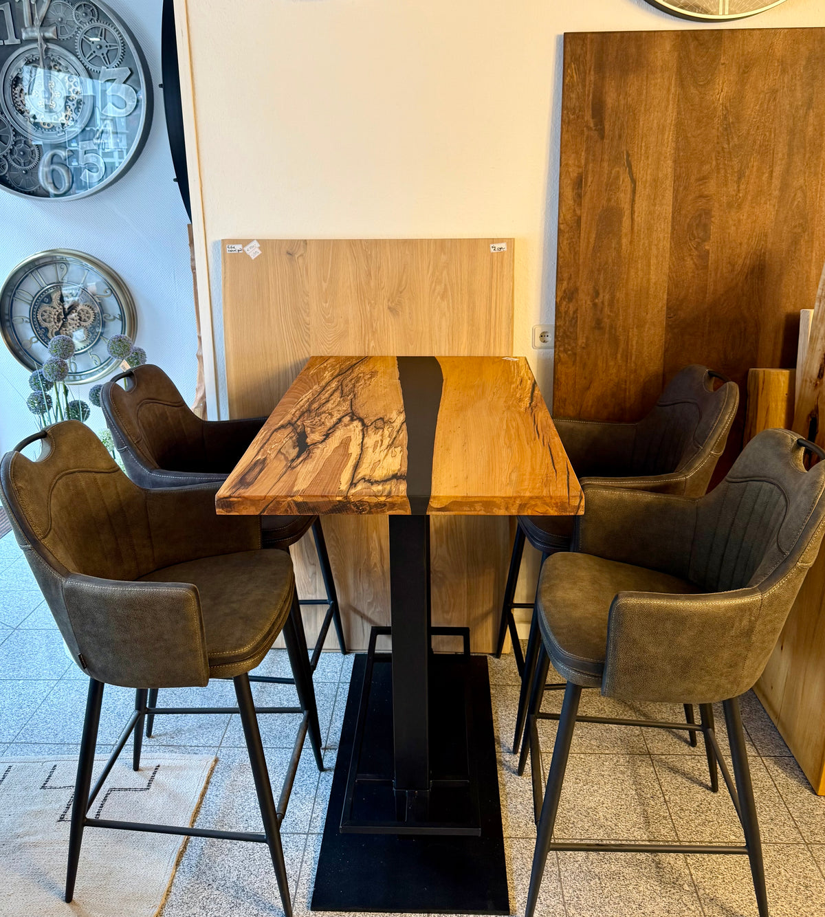 Unikat Epoxy River Bartisch Buche Massivholz mit 4 Barstühlen Morry