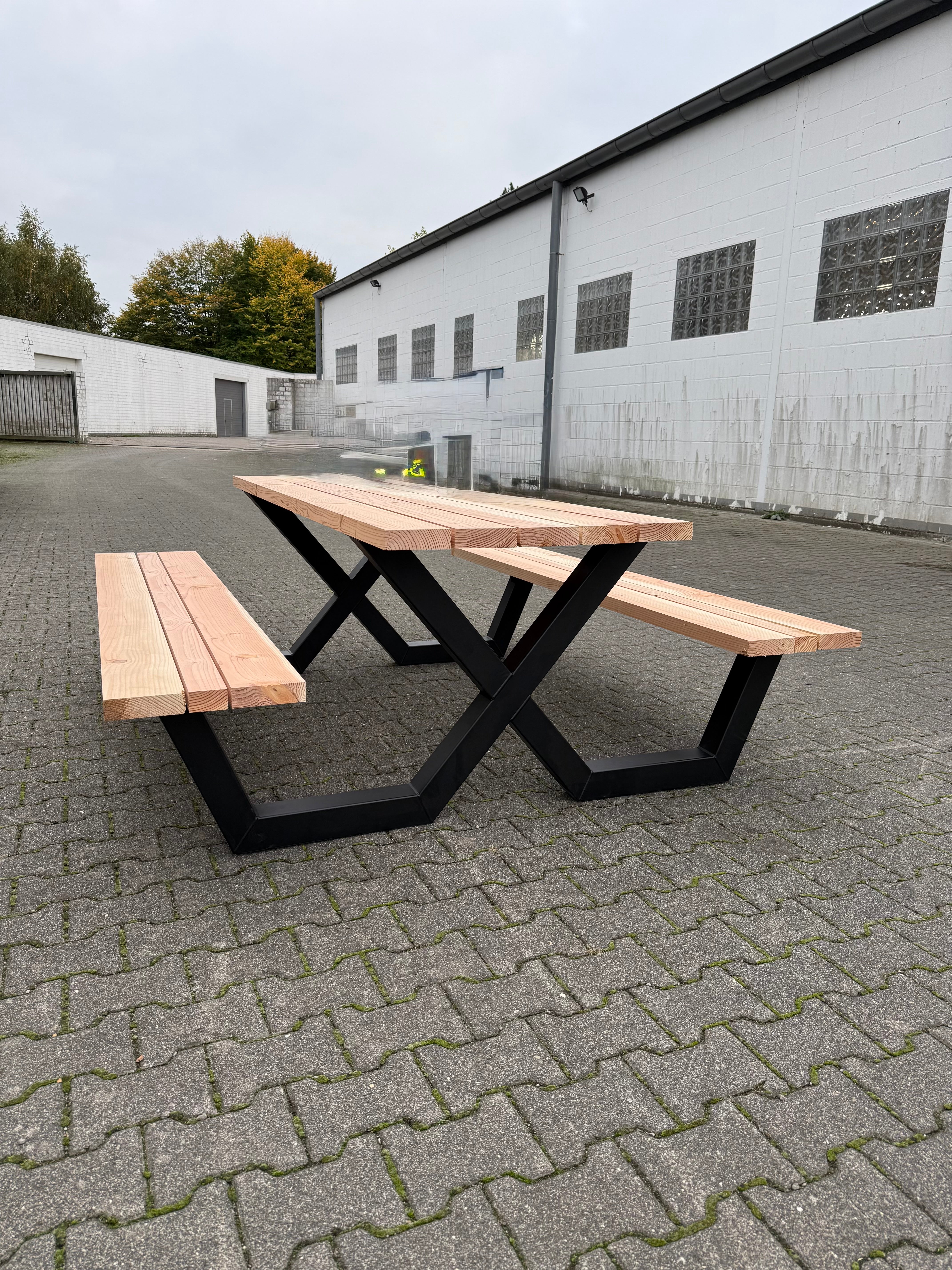 Metall Douglasie Picknick Tisch Outdoor X Gestell Schwarz pulverbeschichtet verzinkt 9 Größen ab 180 bis 400 cm