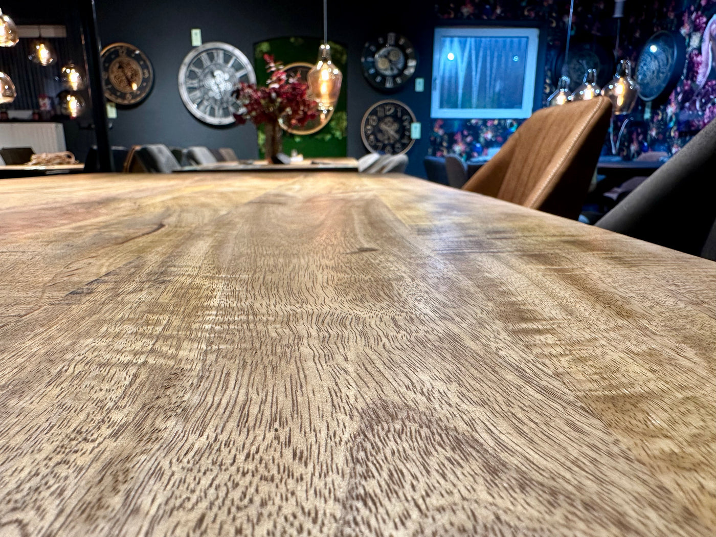 Esstisch Mumbai Mango 200 bis 300 in 6 cm Dicke Holz mit U Metall Gestell schwarz massiv 4 Größen