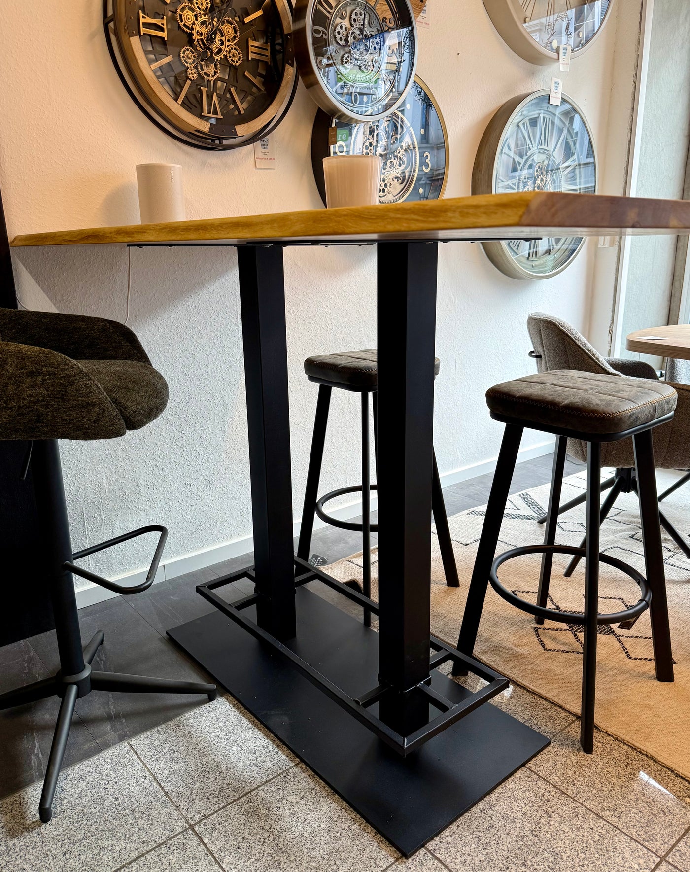 Table de bar Düsseldorf chêne massif pur 160 à 240 cm, épaisseur 3 cm, bois huilé avec pied colonne en métal noir, 5 tailles
