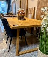 Esstisch Olpe Eiche massiv 180 bis 300 cm in 4,5 cm Dicke Holz geölt mit Holzgestell Trapez 8 Größen