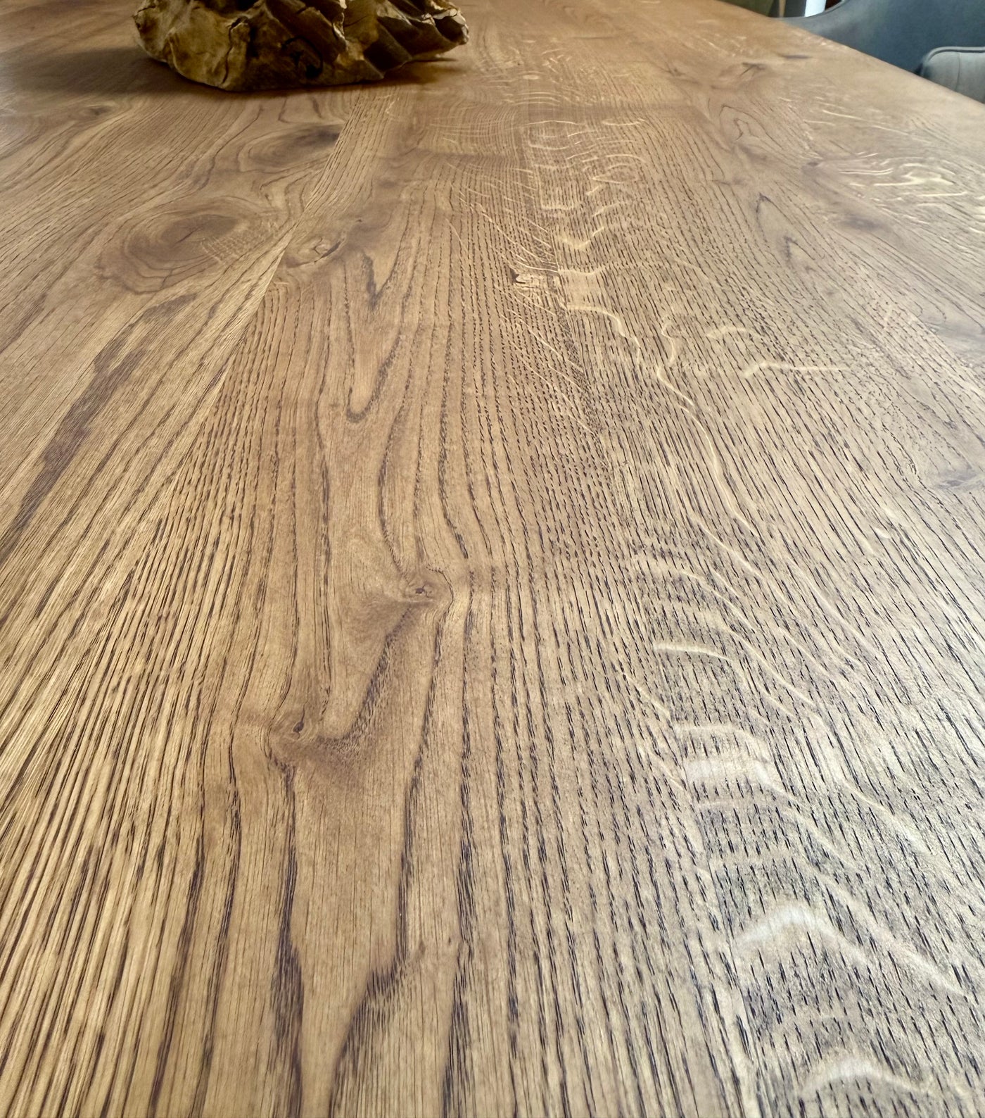 Bootsform Esstisch Alore Eiche dunkelbraun Dänisch oval 180 bis 300 cm Schweizer Kante mit Sternfuß Gestell schwarz