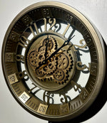 Lade das Bild in den Galerie-Viewer, 46 cm Wanduhr Brüssel 46 cm mit Animation antik-silber messing drehende Zahnräder Industrial
