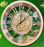 Lade das Bild in den Galerie-Viewer, 46 cm Wanduhr Brüssel 46 cm mit Animation antik-silber messing drehende Zahnräder Industrial

