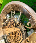 Lade das Bild in den Galerie-Viewer, 46 cm Wanduhr Brüssel 46 cm mit Animation antik-silber messing drehende Zahnräder Industrial
