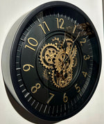 Lade das Bild in den Galerie-Viewer, 45 cm Zürich Vintage Wanduhr mit Zahnrädern schwarz gold
