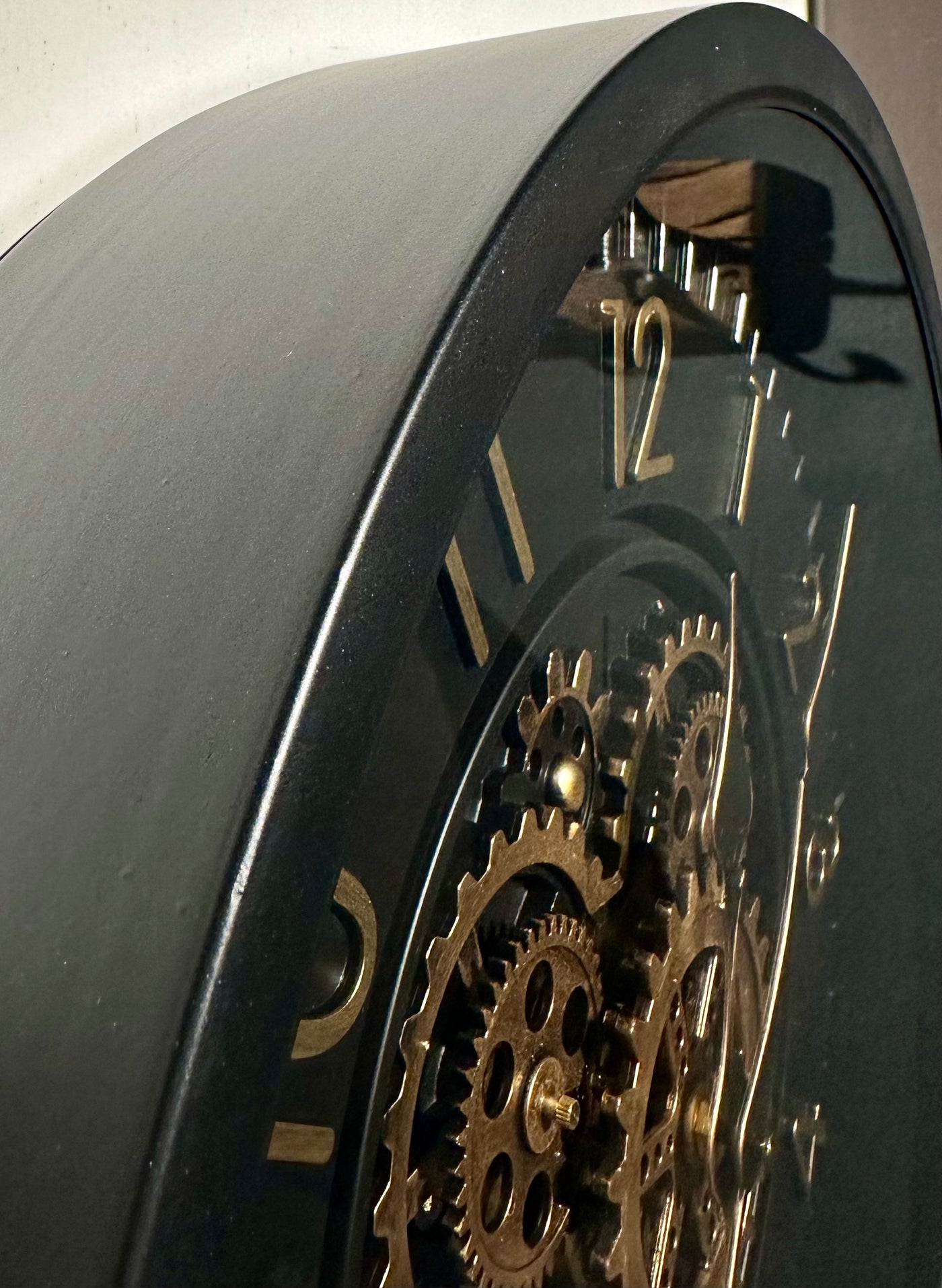 55 cm Zürich Vintage Wanduhr mit Zahnrädern schwarz gold