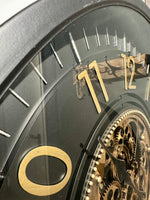 Lade das Bild in den Galerie-Viewer, 66 cm Zürich Wanduhr mit Zahnrädern schwarz gold
