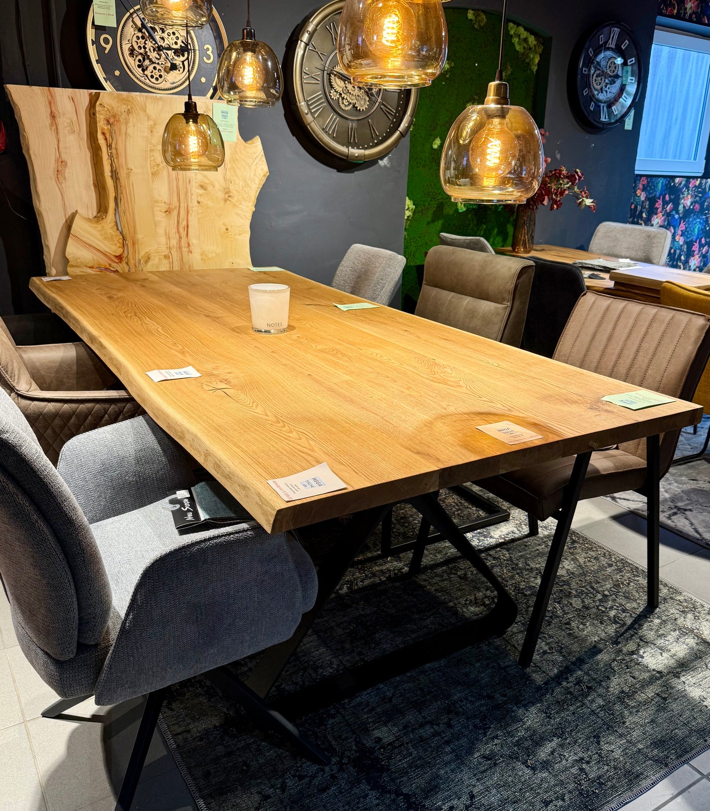 Baumkante Esstisch Eicken Eiche geölt 220 cm mit Metall Gestell Set schwarz