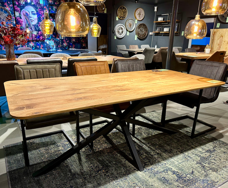 Dänisch Oval Design Esstisch Eiche massiv 3 - 200 bis 240 cm geölt mit Spider Gestellset schwarz Schweizer Kante